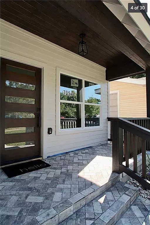 8 bed, 5400 sqft, $13,995 — Photo 2