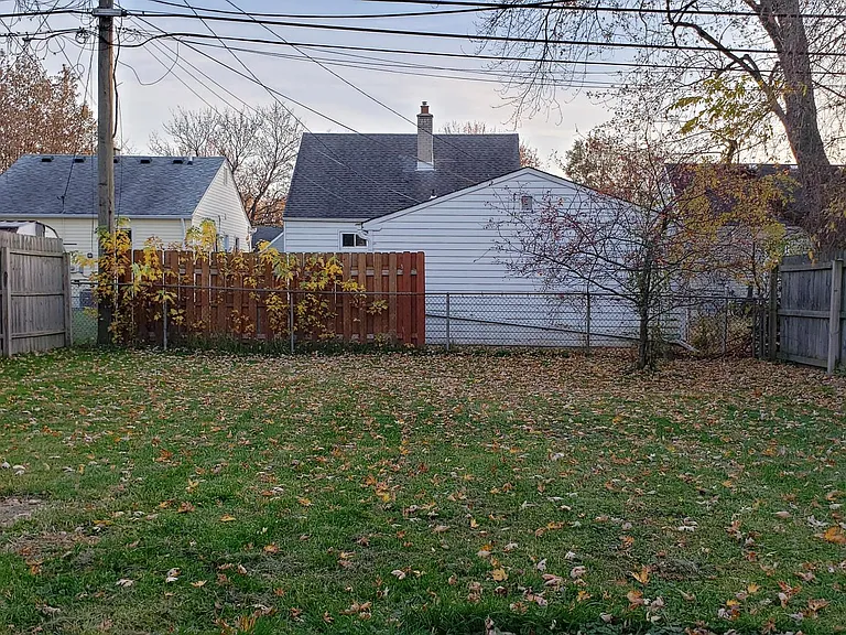 279 Madison Ave — Photo 12