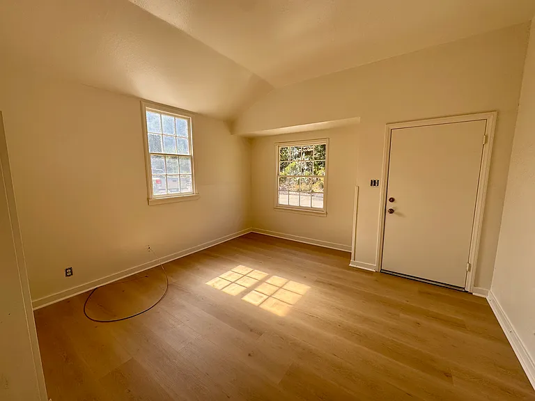 383 N La Cumbre Rd #383 — Photo 3