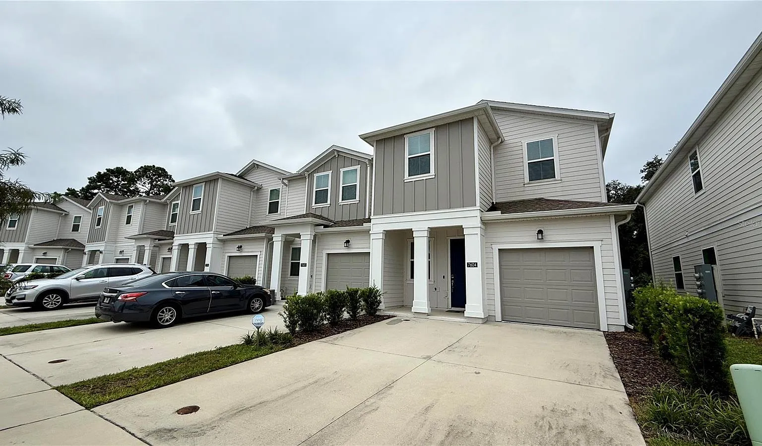 3 bed, 2.5 bath, 1945 sqft, $1,999 — Photo 2