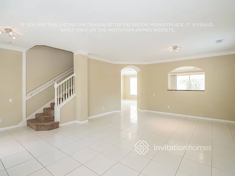812 Lapoma Way — Photo 3