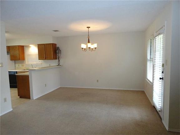 4th image of 5503 Shreveport Dr