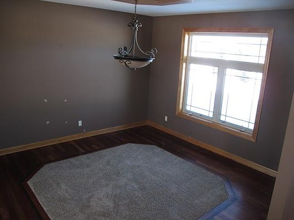 3rd image of 15756 Saint Andrews Ln NW