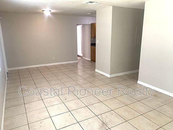 4th image of 3715 E Idlewild Ave