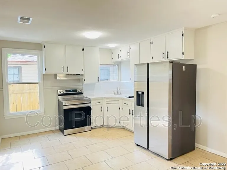 125 Ada St #1 — Photo 8