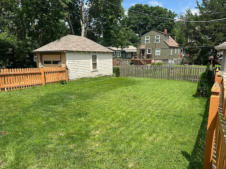 7319 Walnut St — Photo 15