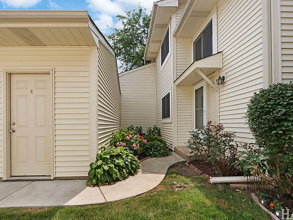 2nd image of 1046 Cumberland Ct