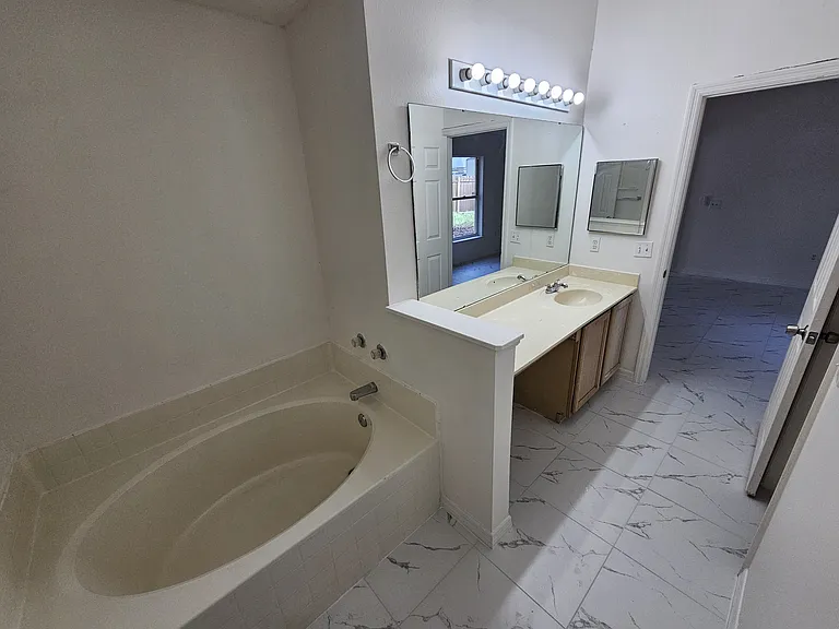 538 Beasley Ct — Photo 12