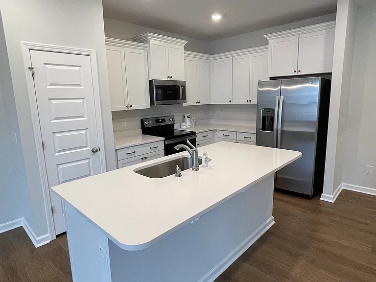 1408 Irving Hill Dr — Photo 11