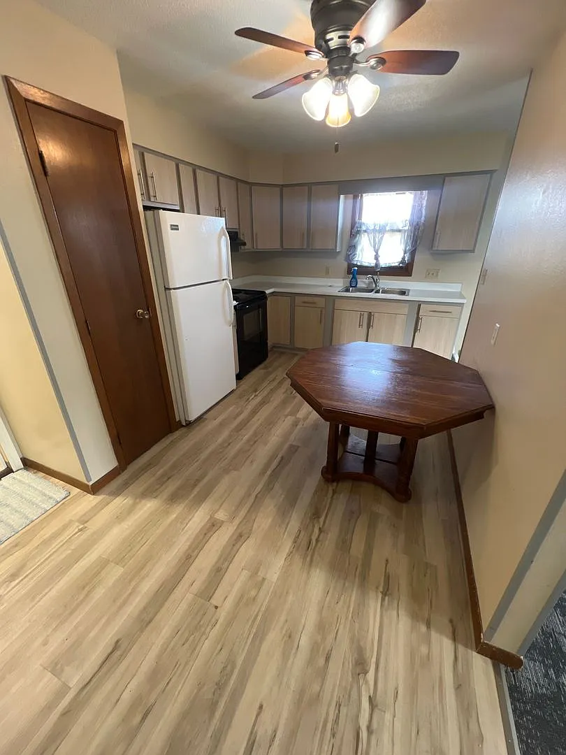 1106 Britton — Photo 2