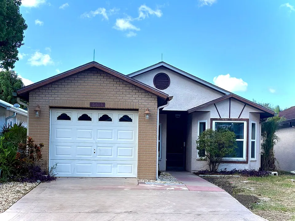 6615 Crossbow Ln