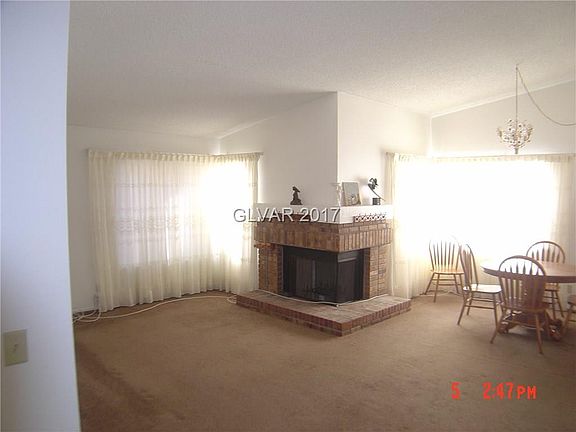 3rd image of 2713 Sidonia Ave