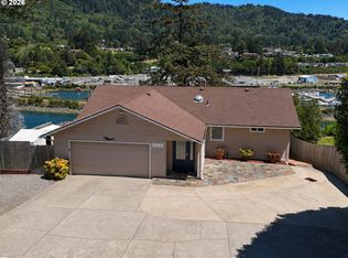 318 Del Norte Ln, Brookings, OR 97415