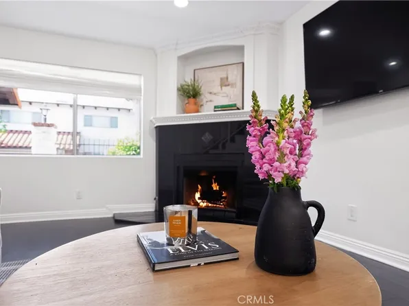 5275 Colodny Dr Unit 4, Agoura Hills, CA 91301