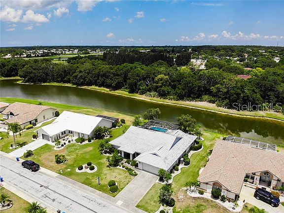 2nd image of 2033 Berry Roberts Dr