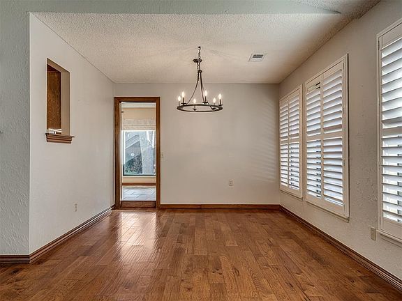4th image of 2408 SW 123rd St