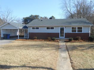 1015 Duggins St, Kernersville, NC 27284