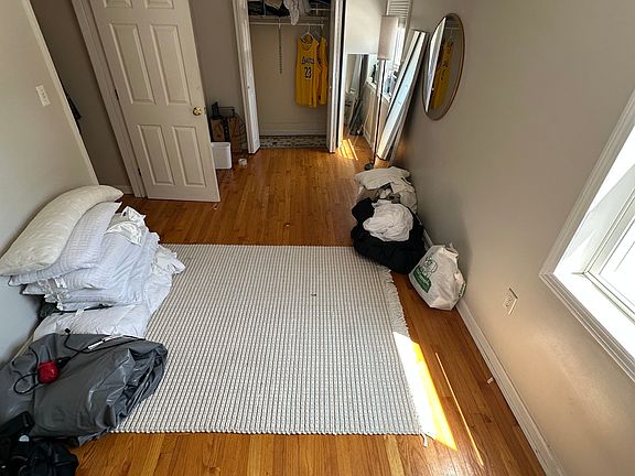 3rd image of 224 W 6th St APT 4
