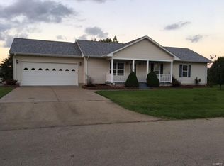 106 Sunset Ct, Farmington, MO 63640
