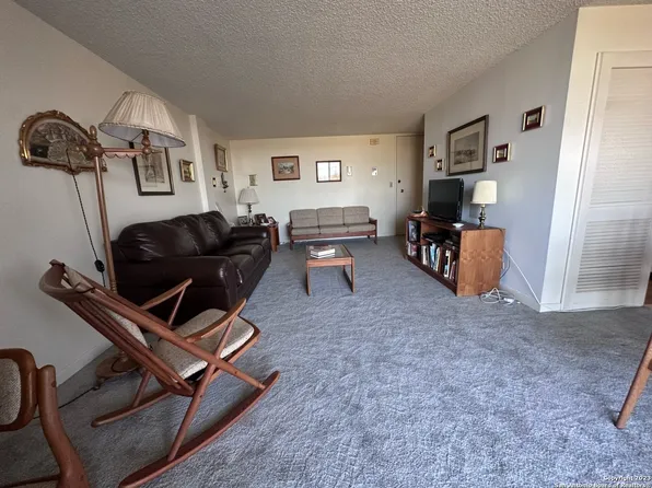 7039 San Pedro Ave #209, San Antonio, TX 78216