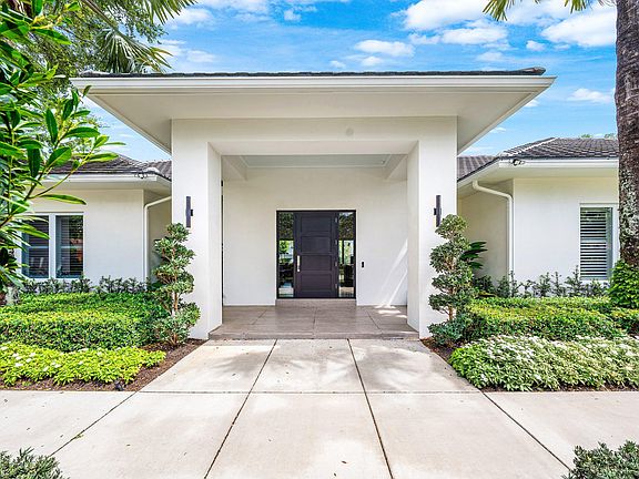 4th image of 598 NW 9th Court