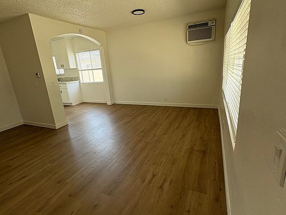 2nd image of 426 S Orange Ave #426