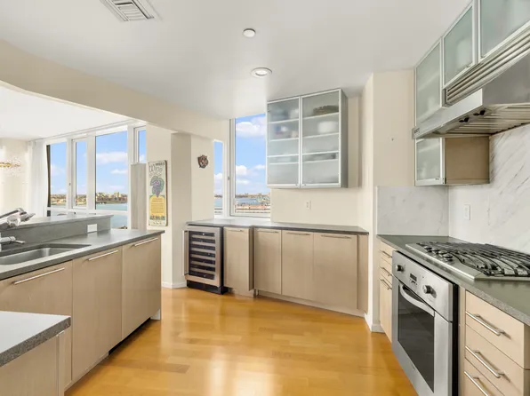 200 Chambers Street image 3 of 11