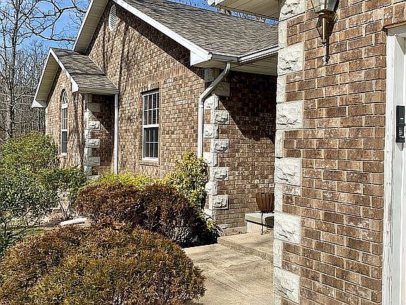 2nd image of 1780 Briarwood Dr