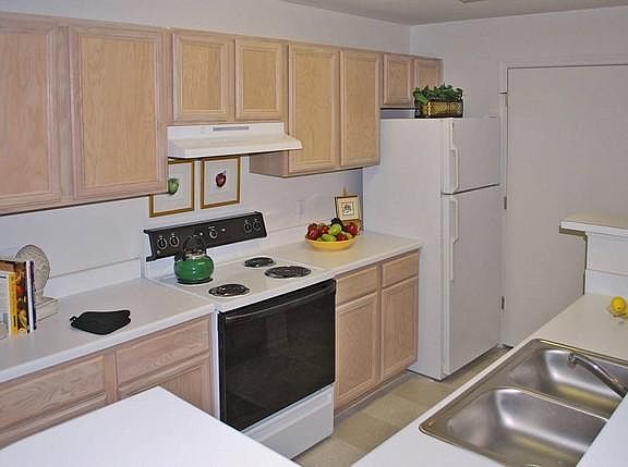 5th image of 9406 Centerway Dr