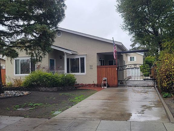 Front view of property