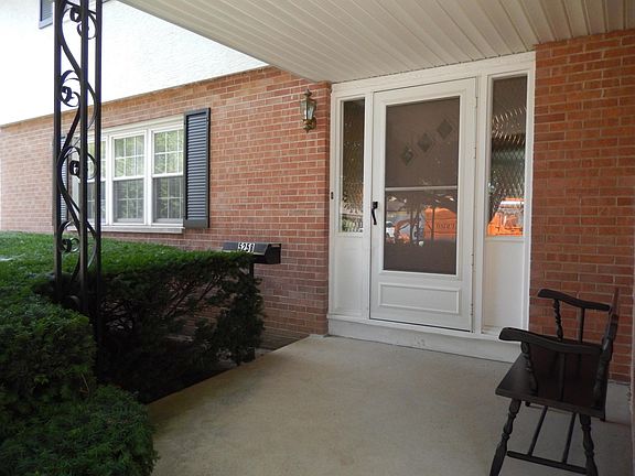 2nd image of 5258 Butternut Ct W