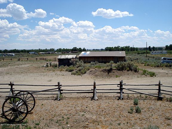 3rd image of 8 Shoal Ln