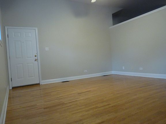 5th image of 1900 W Dickens Ave #1F