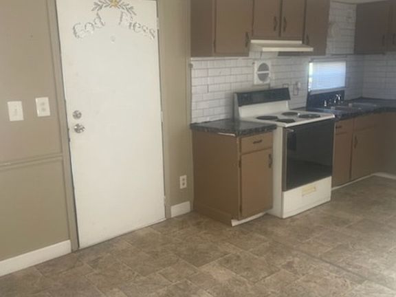 4th image of 104 Amanda Dr