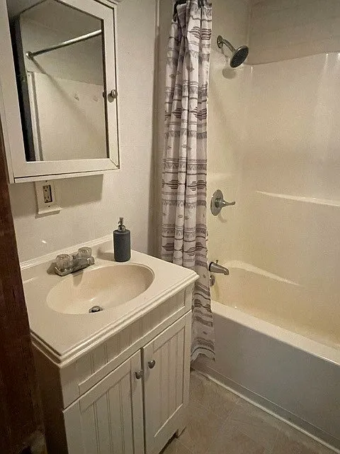 2 bed, 950 sqft, $2,200 — Photo 4