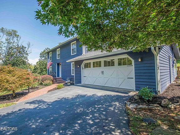 4th image of 219 Lone Ridge Ln