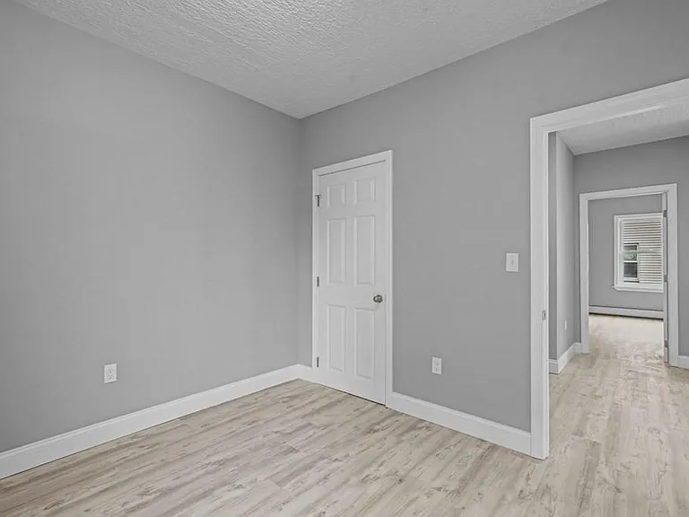 92 Ballard St #3 — Photo 4