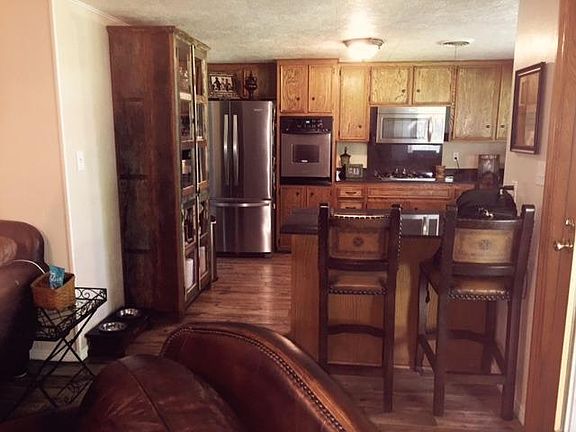5th image of 2131 Dahlia Ln