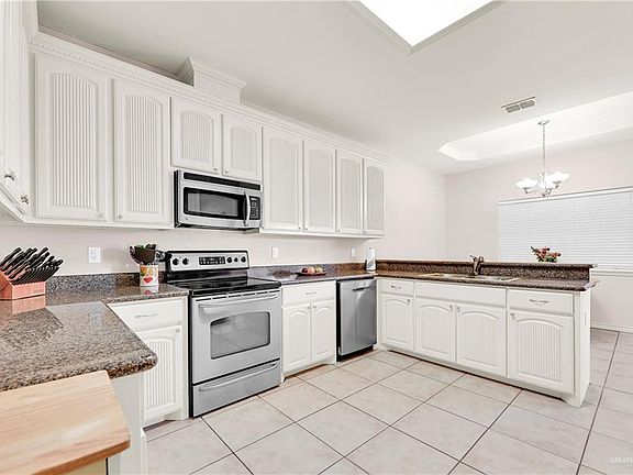 3rd image of 2214 N Driftwood Dr