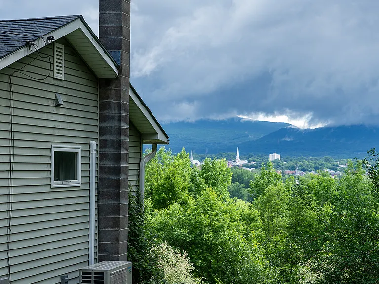 40 Campbell Rd — Photo 2