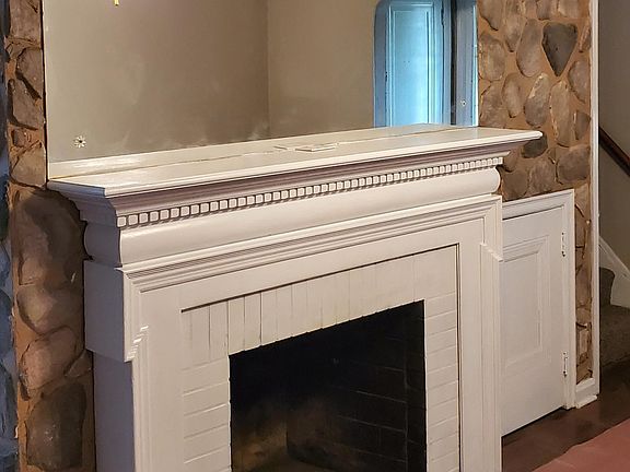 4th image of 3027 Queen City Ave #1