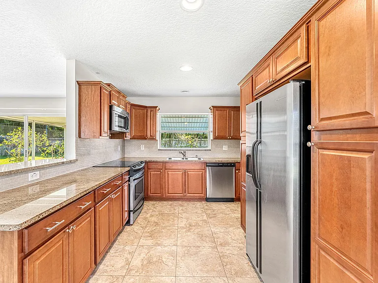 406 N Neptune Dr — Photo 9