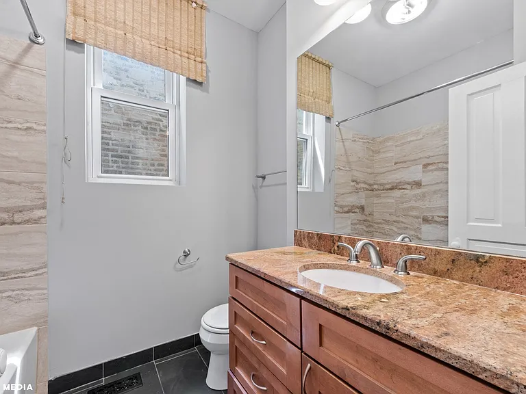 2025 W Walton St #1 — Photo 8