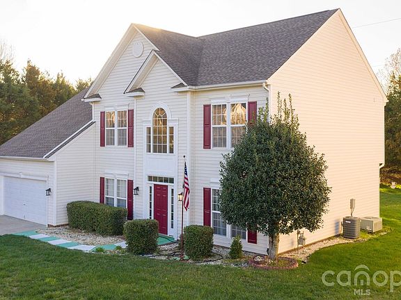 2nd image of 3003 Rosewater Ln