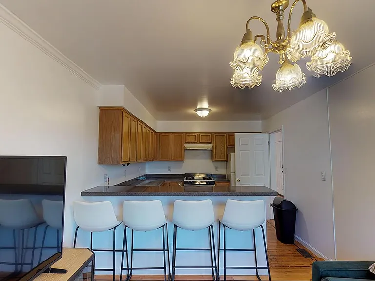 540 42nd Ave — Photo 2