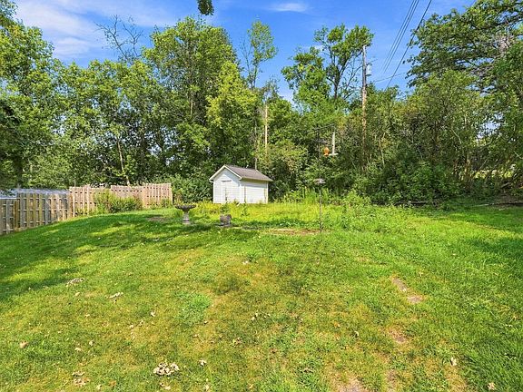4th image of 17924 Bell Cir W