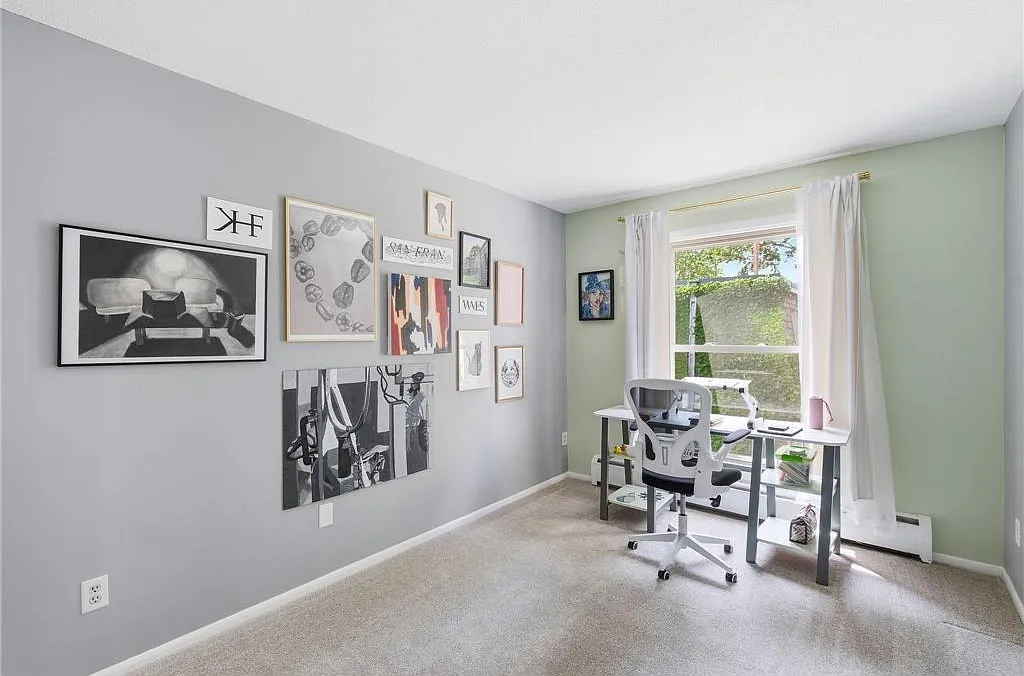 2 bed, 1.0 bath, 905 sqft, $1,450 — Photo 2