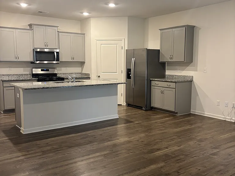 46 Colonial Cv — Photo 3