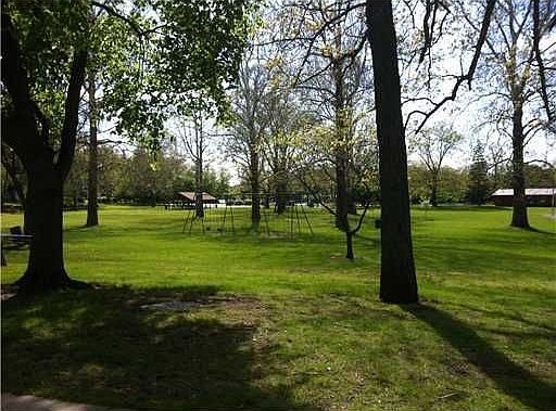 3rd image of 406 Niles Ave