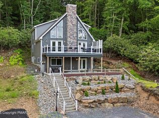 39 S Lake Dr, Lake Harmony, PA